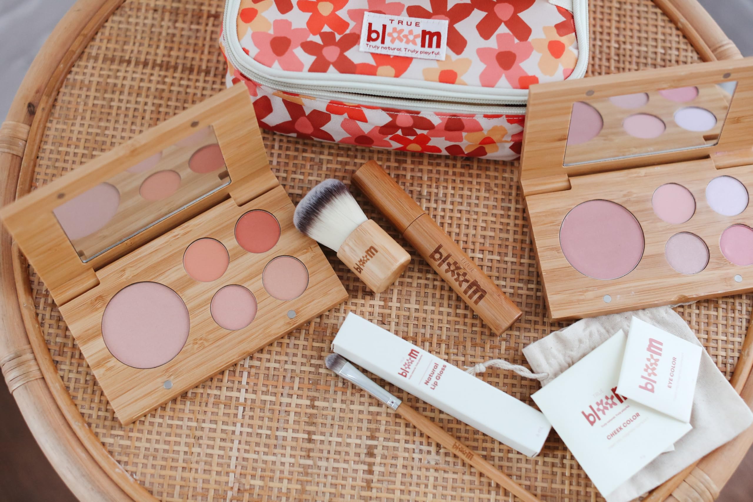 Amazon.com : True Bloom Makeup Kit (Just Peachy) : Beauty